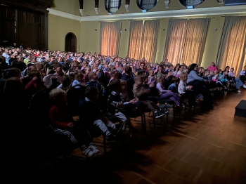 571390103_122219975696283022_7868920589914536546_n