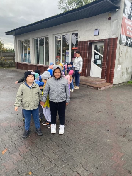 Preorientacja zawodowa - Wizyta na poczcie  i  w sklepie